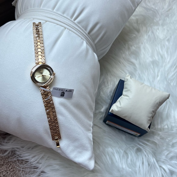 NWT Montres Prestige x Invicta women's watch, model number MPW-0220 retails $199 - Picture 8 of 9